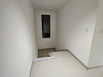 5 Bedroom Townhouse, Duplex