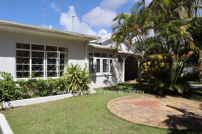 Beachfront Mauritian charm — two homes, one timeless address