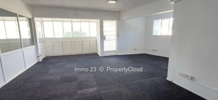 Bureau - 189.43m2 - Quatre Bornes - Ref. BU85387LO