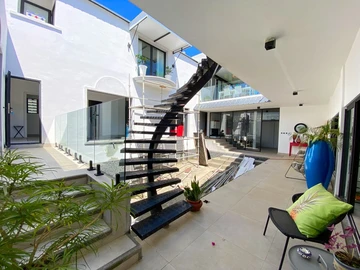 5 Bedroom Villa