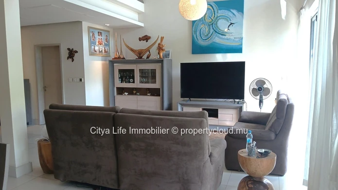 Experience luxury waterfront living with this exquisite 3-bedroom duplex for sale.