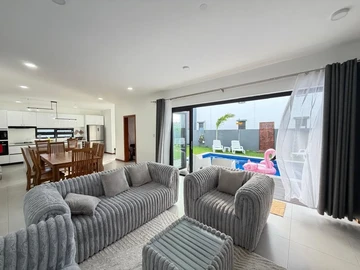 4 Bedroom Villa
