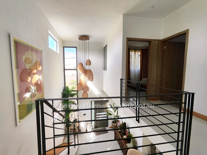 Stunning contemporary 3-bedroom villa in Pereybère – Long-term rental