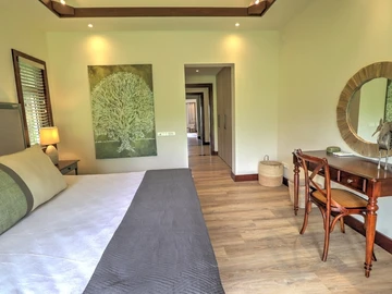 Spectacular colonial-style 4-bed villa 