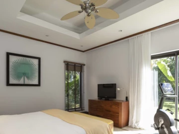 5 Bedroom Villa