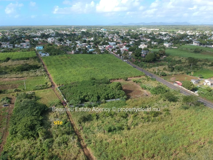 Parcelle agricole de 14 perches à vendre à Schoenfeld, Rivière du Rempart