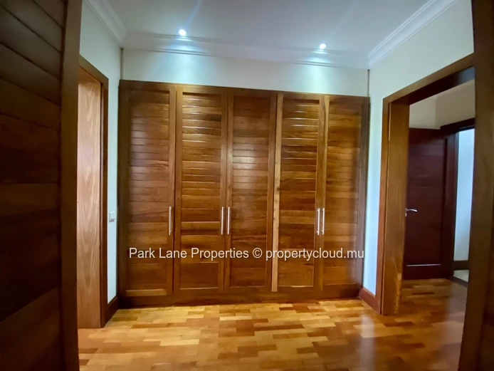 Prestigious and luxury  IRS villa