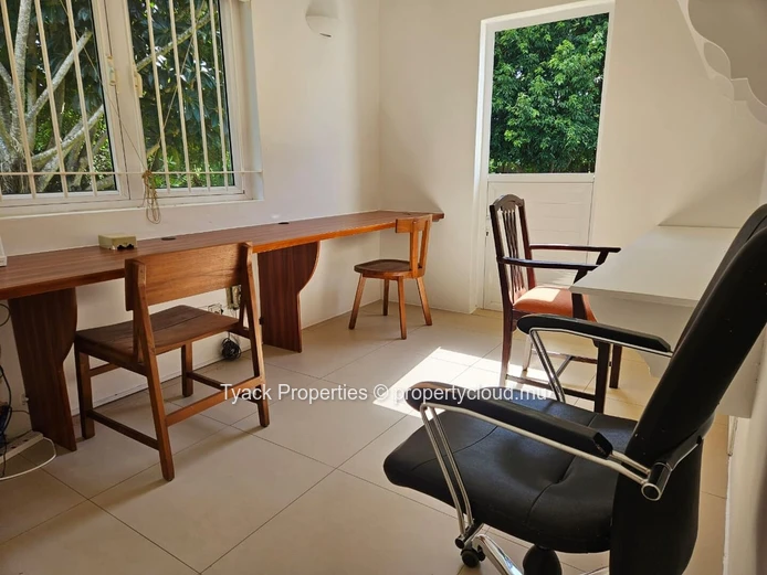 Villa Exclusivité à Petit Raffray – 4 Chambres et Cadre Privé à Forêt Daruty