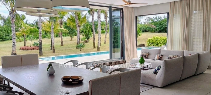 Magnifique et exclusive villa neuve à vendre dans le réputé Anahita Golf Resort, Beau Champ.