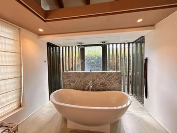 5 Bedroom Villa