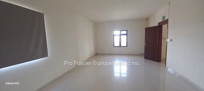 Maison à louer à Vacoas - Grande demeure à fort potentielle commercial