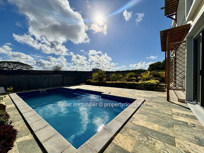 3-Bedroom Flat Overlooking The Garden And Swimming Pool – Near Azuri