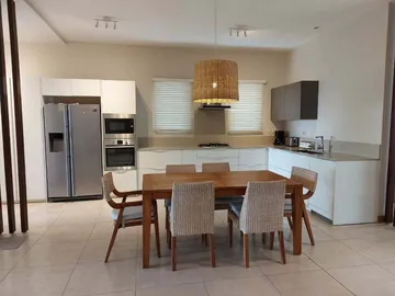 4 Bedroom Villa