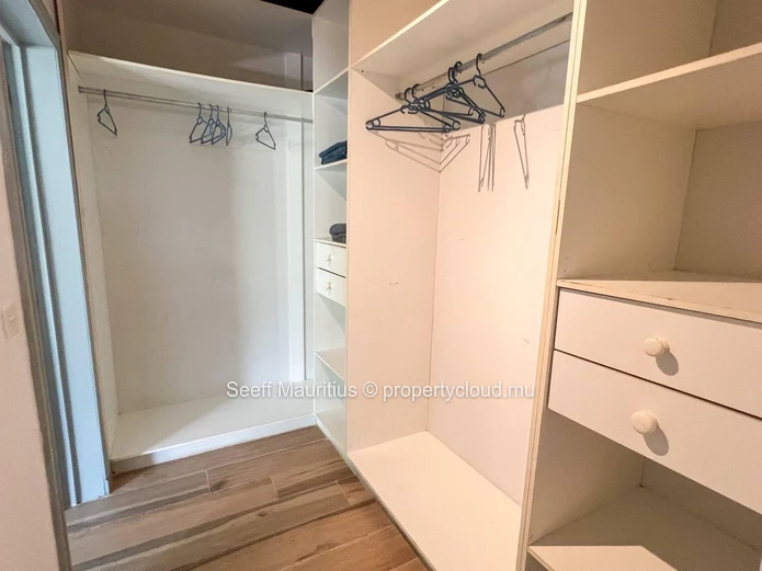Villa rénovée de 4 chambres avec piscine privée et jardin