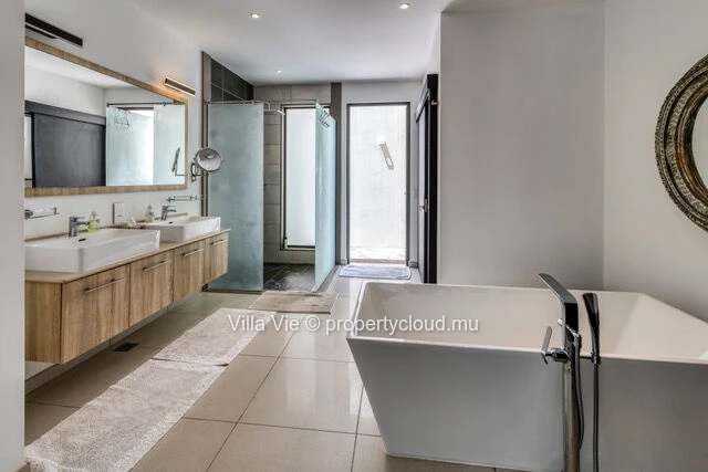 Mont Mascal - Maison moderne de 3 chambres en-suite avec piscine