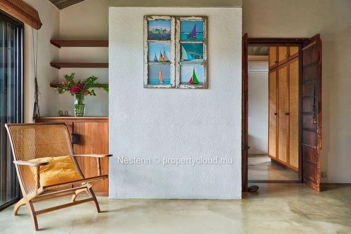 Bright 3-bed Balinese villa at Pointe d'Esny