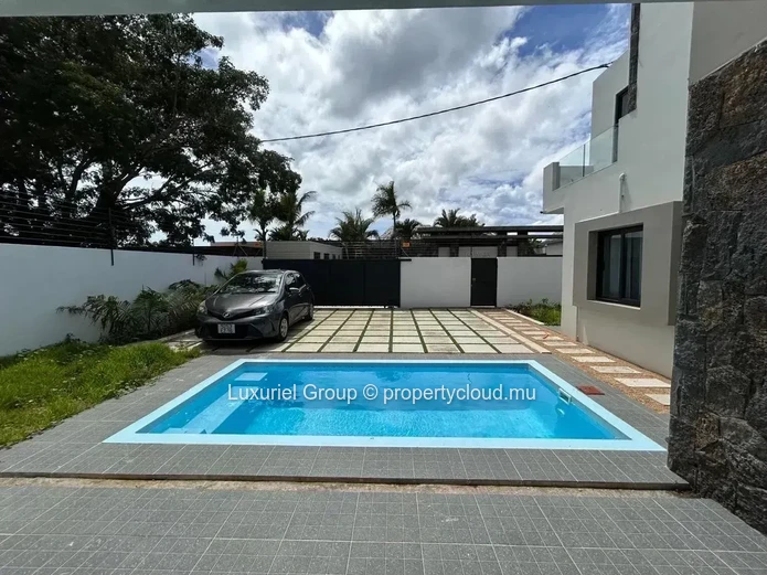 4-Bedroom Modern Villa – Grand Baie