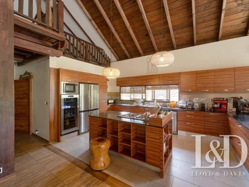 4 Bedroom Villa