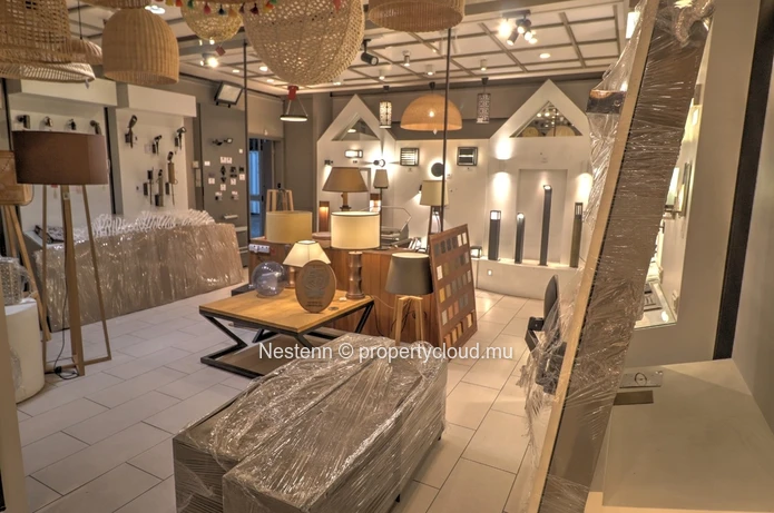 Exceptional commercial space