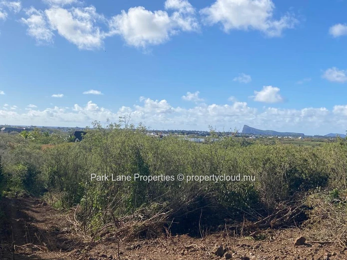 Beautiful plot of agricultural land with development possibilities! 