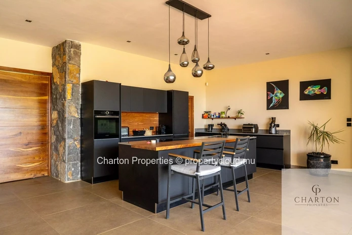 Villa d'exception de 3 chambres entre nature préservée et art de vivre raffiné