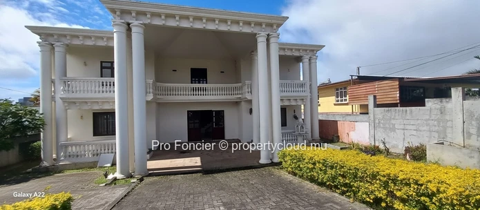 Maison à louer à Vacoas - Grande demeure à fort potentielle commercial