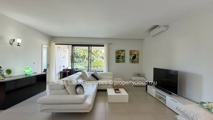 Appartement de 3 Chambres en Location – À 2 Pas de la Plage de La Preneuse