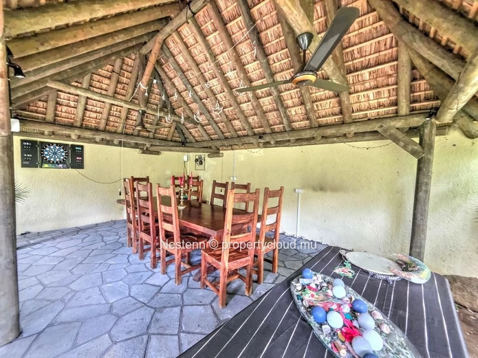 Spacious 5-bedroom villa in exclusive secured residence 