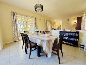 5 Bedroom House
