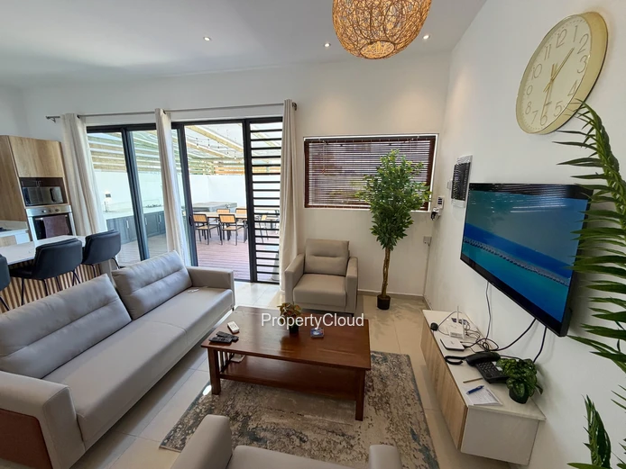 À Vendre Appartement De 3 Chambres - Au Rez-De-Chaussée | Trou Aux Biches, Coastal Road