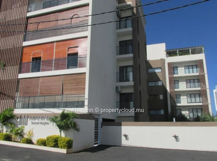 Spacieux Appartement 3 Chambres avec Piscine