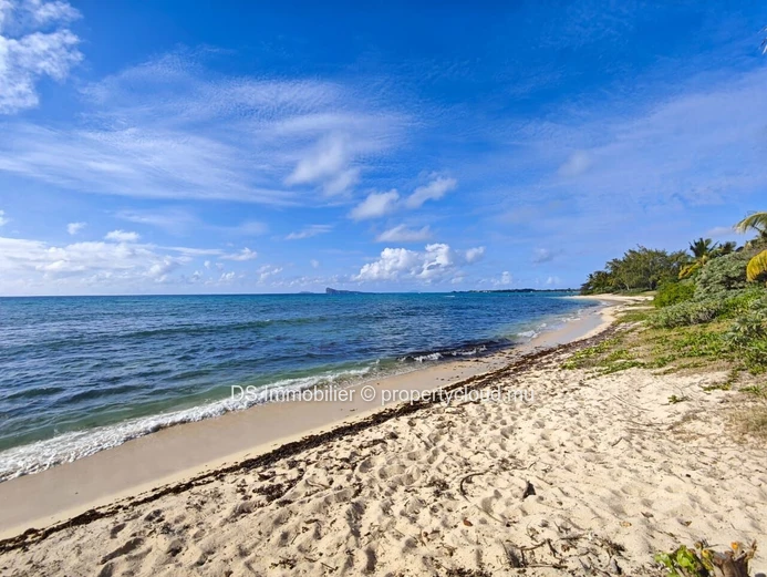 Beachfront Apartment For Rent – Pointe Aux Canonniers - North