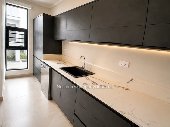 Modern 2-bedroom apartment + office