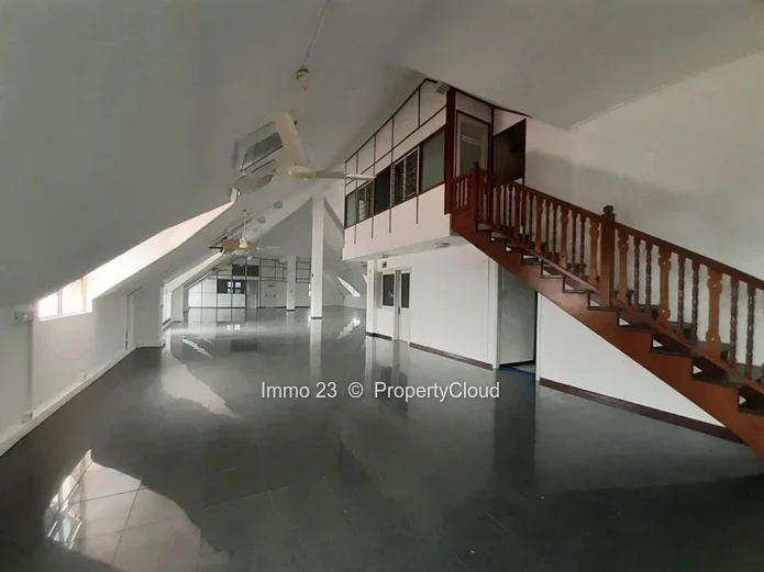 Office - 394m2 - Quatre Bornes - Ref. BU53970LO