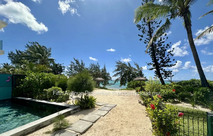 Belle Mare – Magnifique appartement pieds dans l’eau
