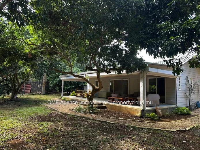 Charmante maison avec jardin verdoyant – Saint-François, Calodyne