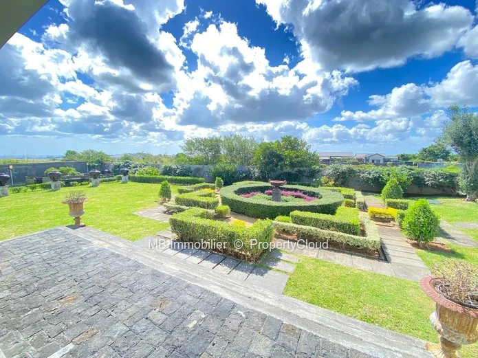 Villa for sale.