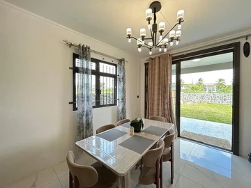 6 Bedroom Villa