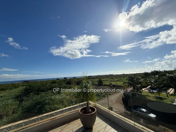 3-Bedroom Apartment for Sale in Balaclava with Pool Access