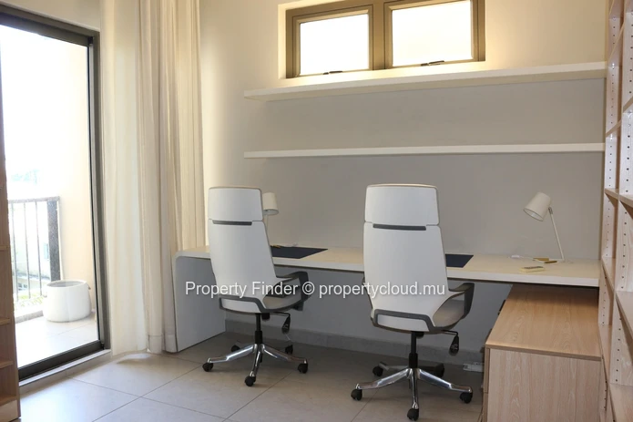 2-Bedroom Apartment with Sea Views – Long-Term Rental
