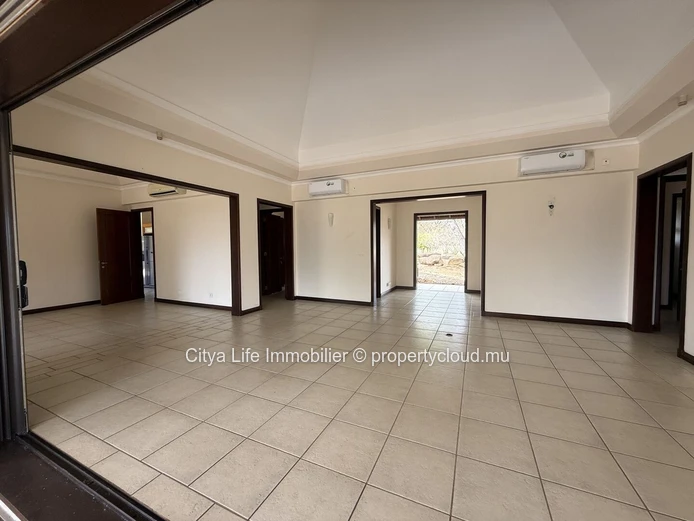 Exceptional IRS Villa with Mountain Views – Tamarin