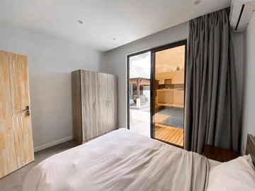 5 Bedroom Villa