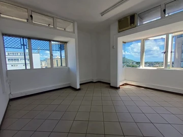 Bureau de 7 Chambres