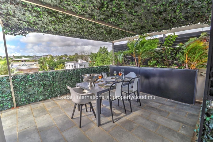 Penthouse contemporain à Trou aux Biches – Vue dégagée et plage à 200 mètres