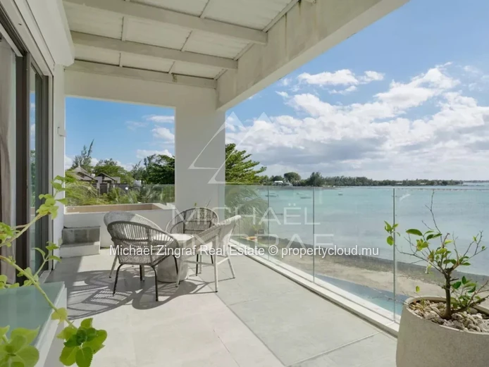 Exceptional Seafront Penthouse with Panoramic Ocean Views – Péreybère