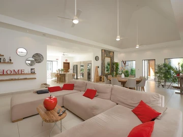 4 Bedroom Villa