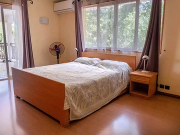 5 Bedroom Villa