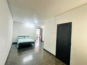 5 Bedroom Villa
