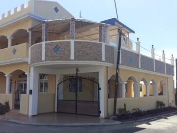 7 Bedroom House