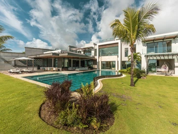 5 Bedroom House